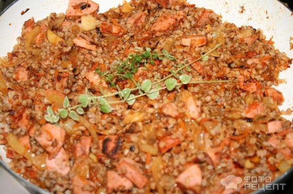 Рецепт: Гречка по-купечески - с сардельками Рецепт: Гречка по-купечески - с сардельками