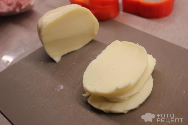 Рецепт: Перцы кольцами с фаршем - Под сыром сулугуни Рецепт: Перцы кольцами с фаршем - Под сыром сулугуни