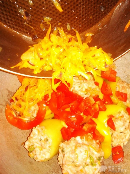 Рецепт: Перец болгарский фаршированный мясным фаршем с рисом и зеленью - Сочный и очень вкусный Рецепт: Перец болгарский фаршированный мясным фаршем с рисом и зеленью - Сочный и очень вкусный