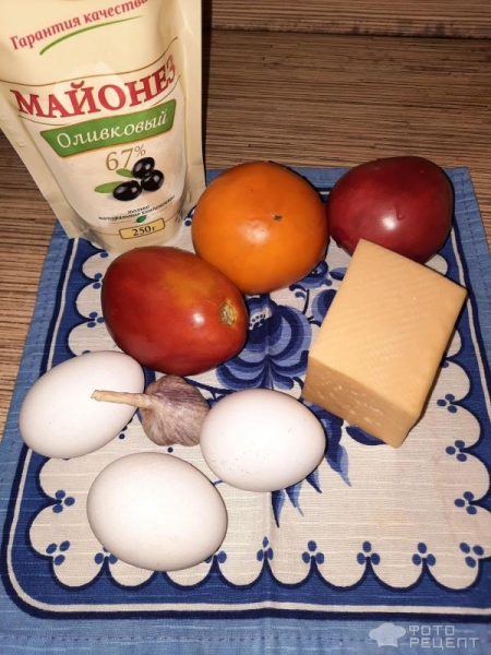 Рецепт: Салат из свежих помидор с сыром и чесноком - Не в терку, а кубиками Рецепт: Салат из свежих помидор с сыром и чесноком - Не в терку, а кубиками