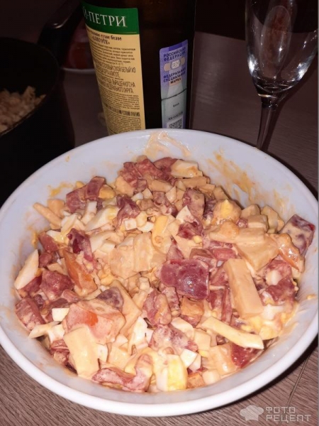 Рецепт: Салат из свежих помидор с сыром и чесноком - Не в терку, а кубиками Рецепт: Салат из свежих помидор с сыром и чесноком - Не в терку, а кубиками