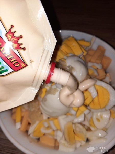 Рецепт: Салат из свежих помидор с сыром и чесноком - Не в терку, а кубиками Рецепт: Салат из свежих помидор с сыром и чесноком - Не в терку, а кубиками