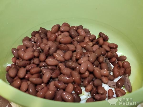 Рецепт: Салат с фасолью - с куриными сердечками и яйцом