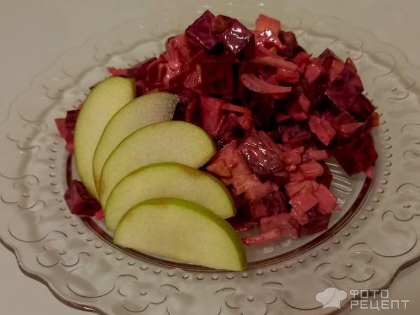 Рецепт: Свекольный салат "Зимний" - С сыром и кислым яблоком. Потрясающе вкусное сочетание! Рецепт: Свекольный салат "Зимний" - С сыром и кислым яблоком. Потрясающе вкусное сочетание!
