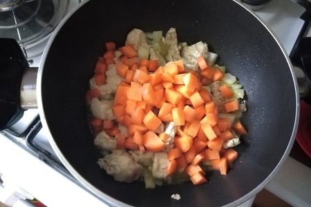 Свиная поджарка с яблоком