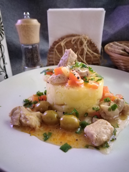 Свиная поджарка с яблоком