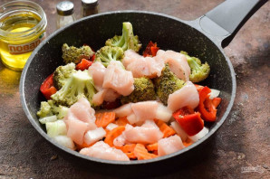 Овощное рагу с курицей и брокколи Овощное рагу с курицей и брокколи