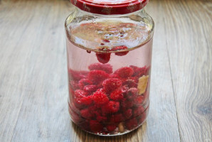 Малиновая настойка на самогоне Малиновая настойка на самогоне