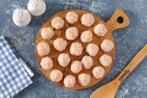 Запеканка из кабачков с рисом и фрикадельками Запеканка из кабачков с рисом и фрикадельками