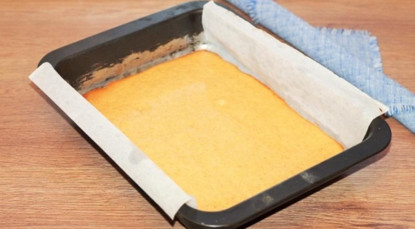 Медовые пирожные с кремом и джемом, пошаговый рецепт с фото Медовые пирожные с кремом и джемом, пошаговый рецепт с фото