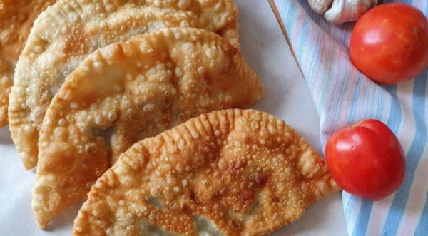 Чебуреки с мясом - пузырчатые и сочные, пошаговый рецепт с фото Чебуреки с мясом - пузырчатые и сочные, пошаговый рецепт с фото