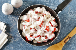 Тушеная брокколи с сосисками Тушеная брокколи с сосисками