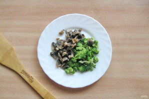 Омлет с брокколи и грибами Омлет с брокколи и грибами