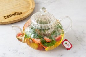 Чай с клубникой и мятой Чай с клубникой и мятой