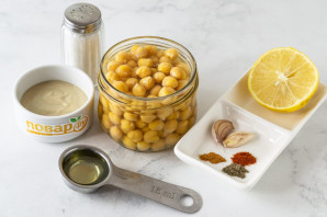 Хумус из консервированного нута Хумус из консервированного нута