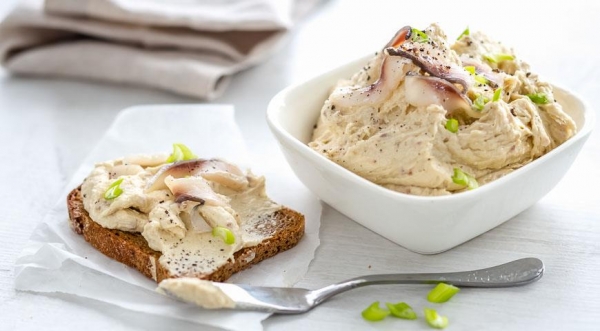 Селедочное масло с горчицей и молоком, пошаговый рецепт с фото