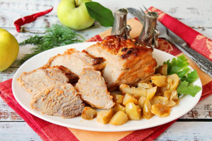 Буженина с яблоками Буженина с яблоками