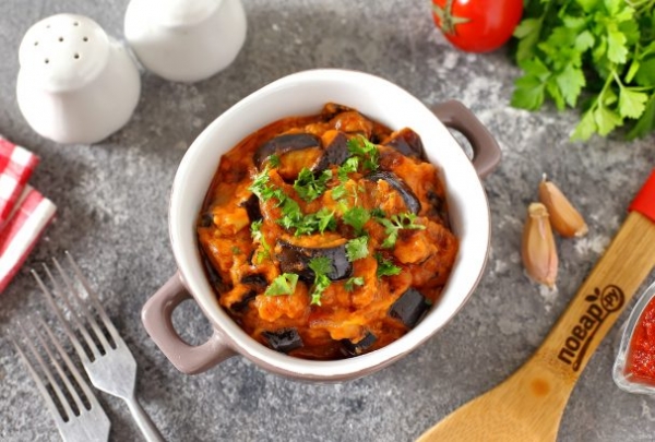 Баклажаны в томатно-молочном соусе Баклажаны в томатно-молочном соусе