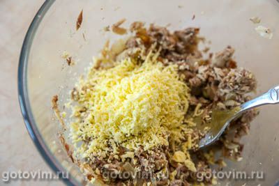 Яйца, фаршированные консервированной рыбой