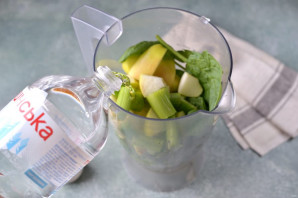 Смузи из шпината и сельдерея