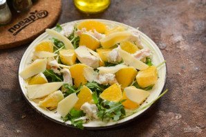Салат из курицы с рукколой и апельсинами Салат из курицы с рукколой и апельсинами