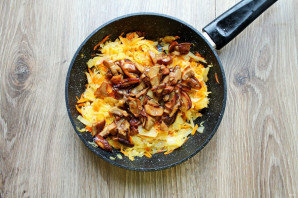 Тушеная капуста с белыми грибами