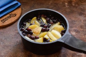 Компот из яблок и шиповника