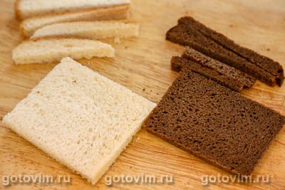 Бутерброды с красной икрой, плавленым сыром и яйцом Бутерброды с красной икрой, плавленым сыром и яйцом