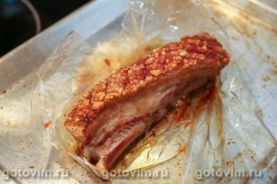 Свиная грудинка с соусом из хрена и яблок Свиная грудинка с соусом из хрена и яблок