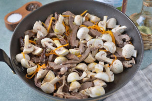 Свиное сердце с фасолью и грибами Свиное сердце с фасолью и грибами