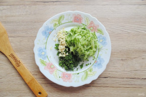 Салат с жареными баклажанами и свежими помидорами Салат с жареными баклажанами и свежими помидорами