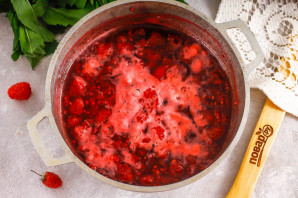 Торт "Малиновая нежность"