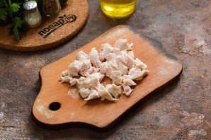 Салат из курицы, грибов и сельдерея Салат из курицы, грибов и сельдерея