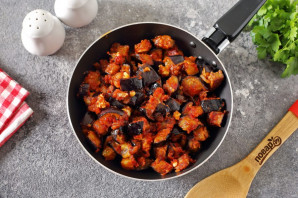 Баклажаны в томатно-молочном соусе Баклажаны в томатно-молочном соусе