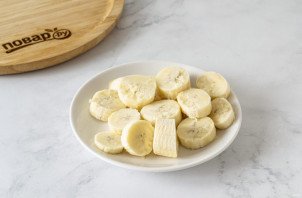 Бананово-ягодный смузи