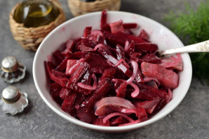 Маринованная свекла с селедкой Маринованная свекла с селедкой