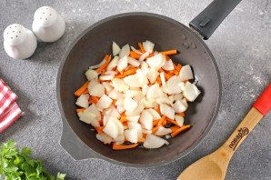 Тушеные кабачки со стручковой фасолью Тушеные кабачки со стручковой фасолью