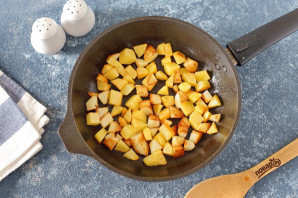 Пирог с маринованными грибами и картофелем