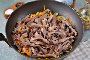 Свиное сердце с фасолью и грибами Свиное сердце с фасолью и грибами