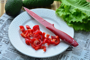 Салат с авокадо и маслинами Салат с авокадо и маслинами