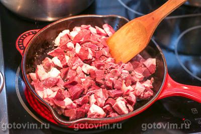 Жареное говяжье сердце со сметаной и горчицей