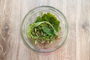 Моченые яблоки с брусникой