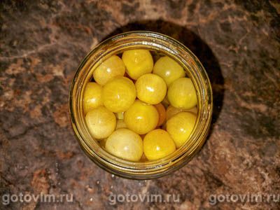 Маринованные помидоры с луком и растительным маслом на зиму