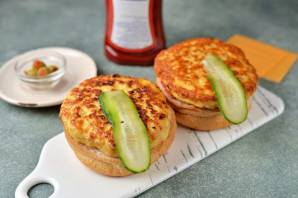 Бургер "Зубастый монстр" Бургер "Зубастый монстр"