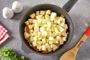 Тушеные кабачки со стручковой фасолью Тушеные кабачки со стручковой фасолью