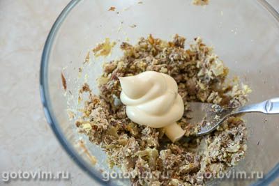 Яйца, фаршированные консервированной рыбой