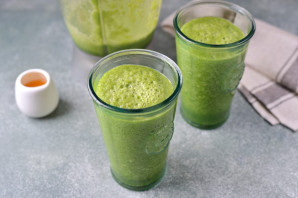 Смузи из шпината и сельдерея