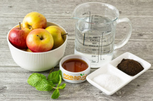 Яблоки моченые с солодом