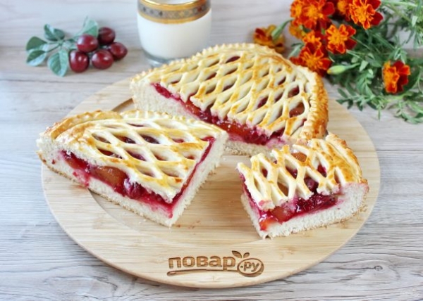 Пирог с вишней и абрикосами Пирог с вишней и абрикосами