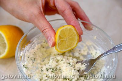 Бутерброды с красной икрой и творогом и укропом Бутерброды с красной икрой и творогом и укропом